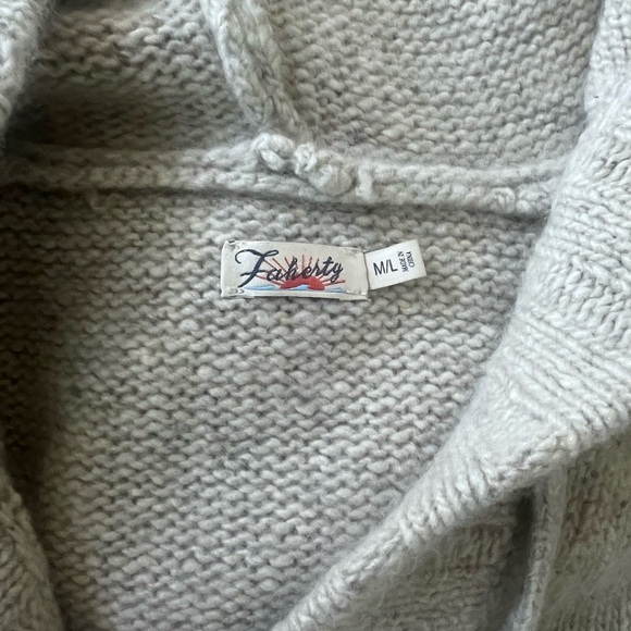 Sweater size M/L Faherty brand Like new 100% cashmere - Picture 6 of 6